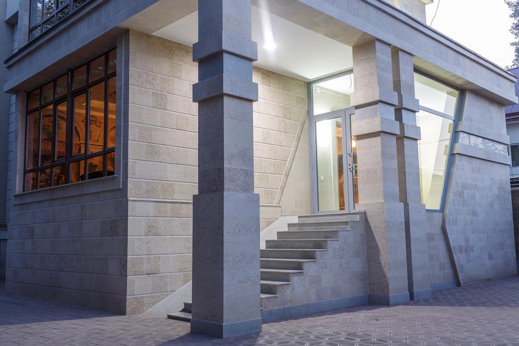 Astor Hotel & Spa Bishkek Bagian luar foto