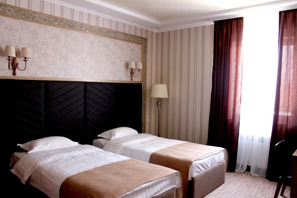 Astor Hotel & Spa Bishkek Bagian luar foto