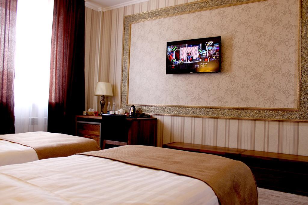 Astor Hotel & Spa Bishkek Bagian luar foto