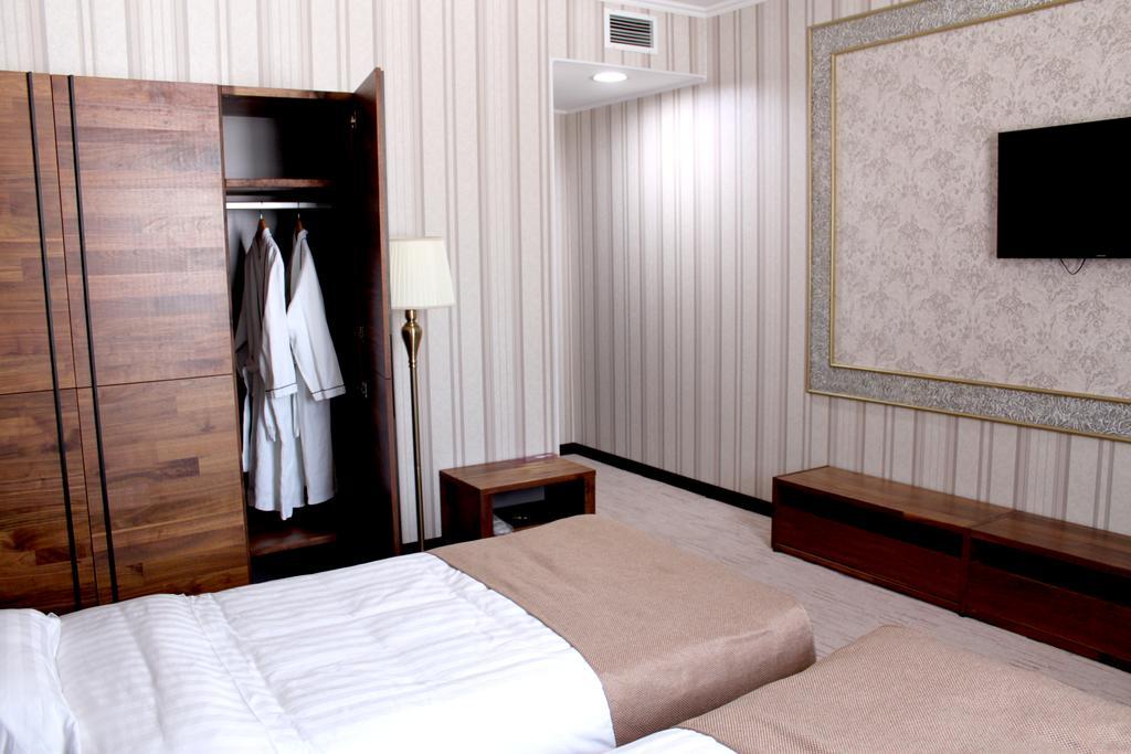 Astor Hotel & Spa Bishkek Bagian luar foto