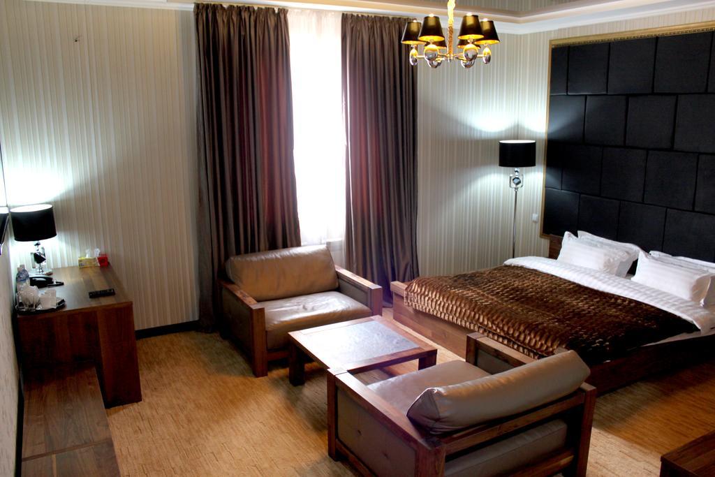 Astor Hotel & Spa Bishkek Bagian luar foto
