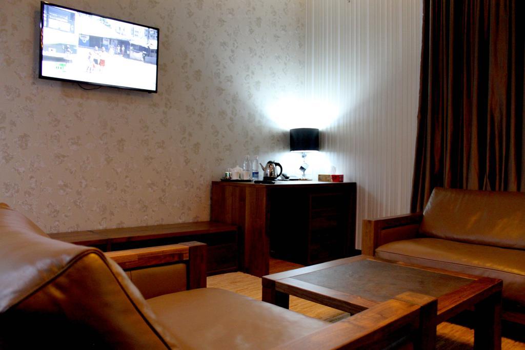 Astor Hotel & Spa Bishkek Bagian luar foto