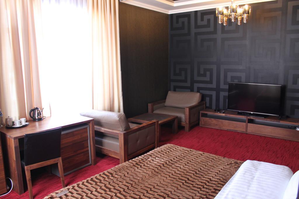 Astor Hotel & Spa Bishkek Bagian luar foto