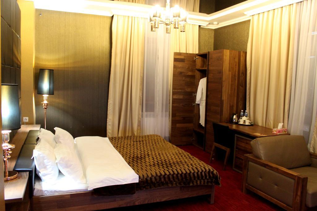 Astor Hotel & Spa Bishkek Bagian luar foto